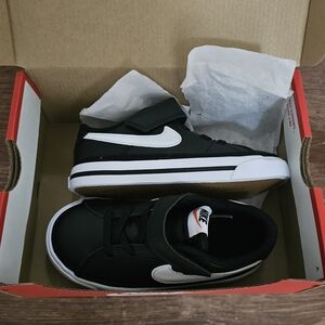 Nike Kids Black and White Velcro Sneakers